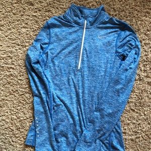 Nike half zip size XS